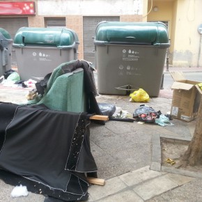 Ciudadanos denuncia la acumulación de suciedad y basuras en pleno centro de Murcia a pesar de las patrullas cívicas del PP