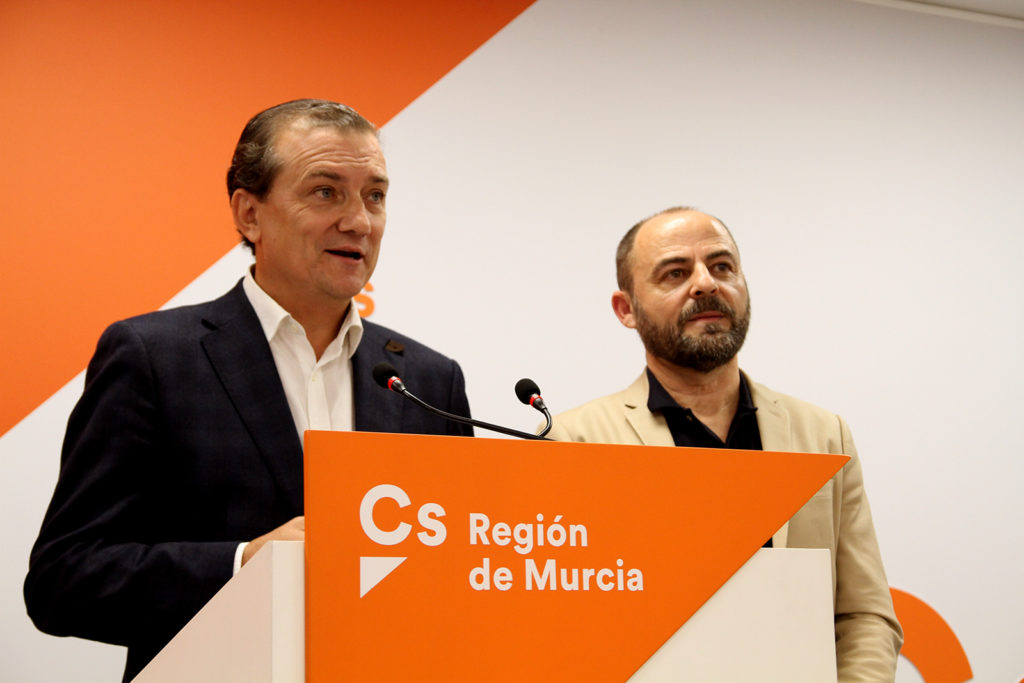 Foto rueda de prensa diputados Miguel Garaulet y José Luis Martinez Ciudadanos