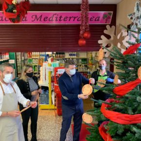 La campaña “El árbol de los deseos” emplaza a los murcianos a disfrutar de una Navidad segura y sostenible en las ocho plazas de abastos municipales
